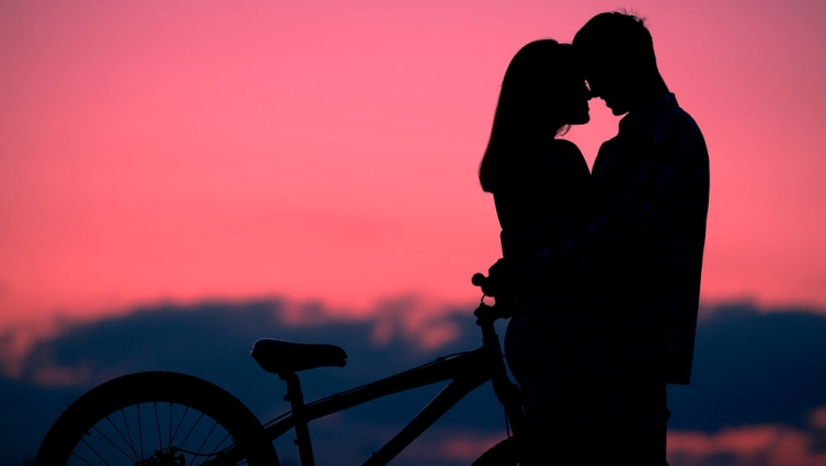 O amor é um tropeção. E os tropeções nos jogam para&nbsp;frente.